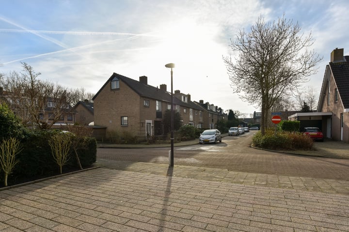 Bekijk foto 30 van Bisschop Koenraadstraat 27