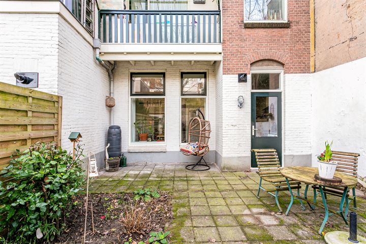 Bekijk foto 35 van Paulstraat 100