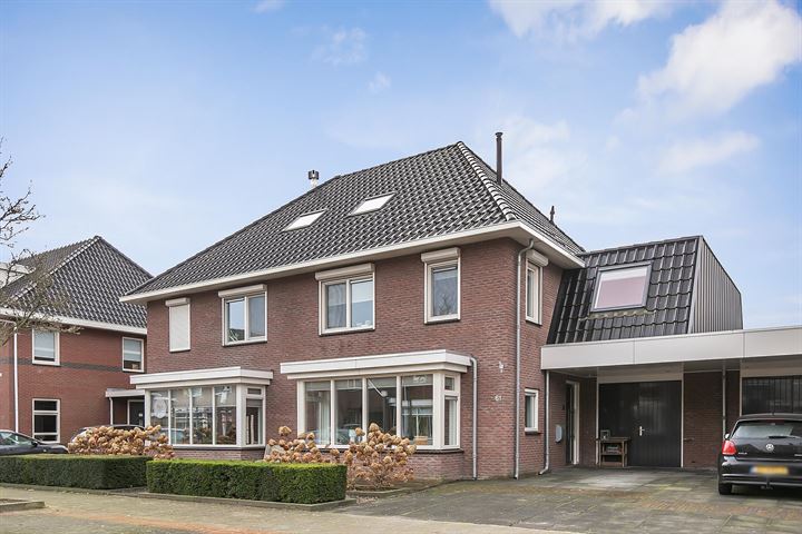 Bekijk foto 1 van Kluisstraat 61