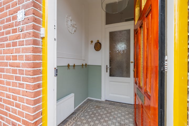 Bekijk foto 9 van Spoorstraat 23