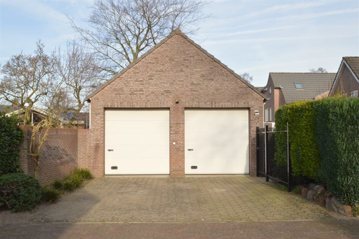 Bekijk foto 30 van Janssensstraat 8