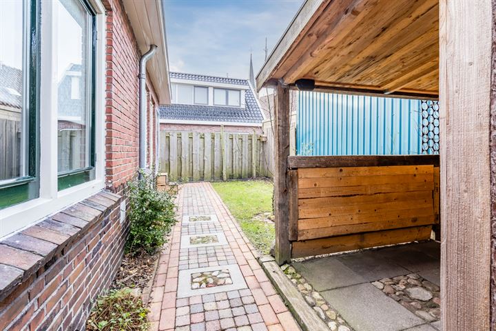 View photo 32 of Herestraat 15