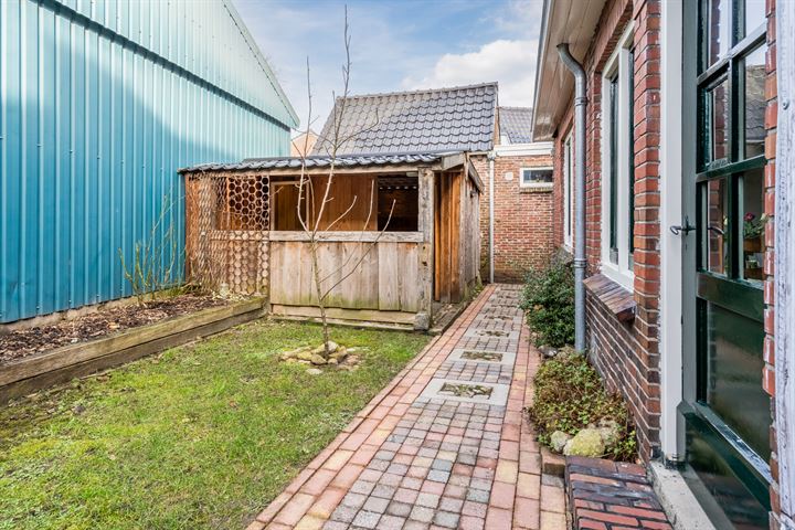 View photo 34 of Herestraat 15