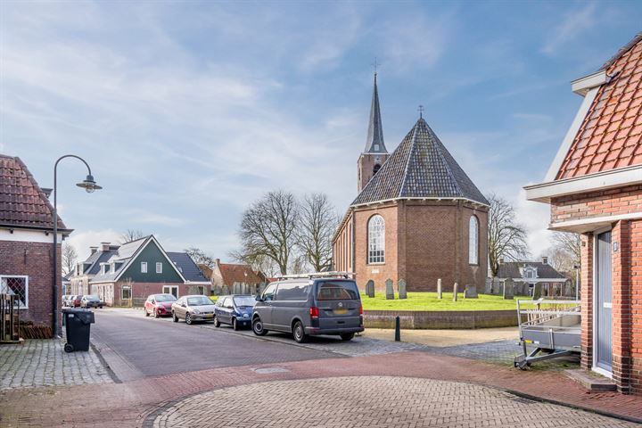 View photo 36 of Herestraat 15