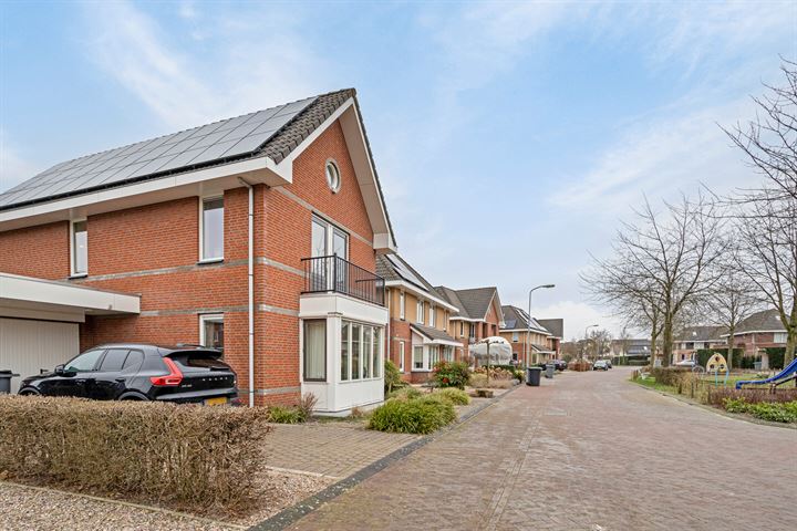 Bekijk foto 30 van Elzenweg 17