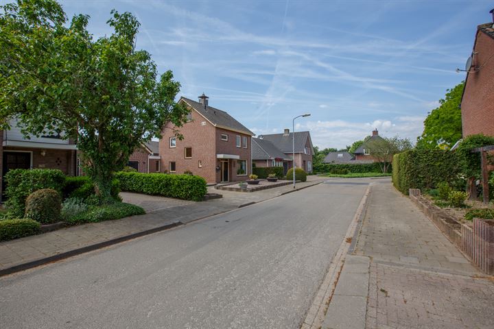 View photo 32 of van der Capellenstraat 13