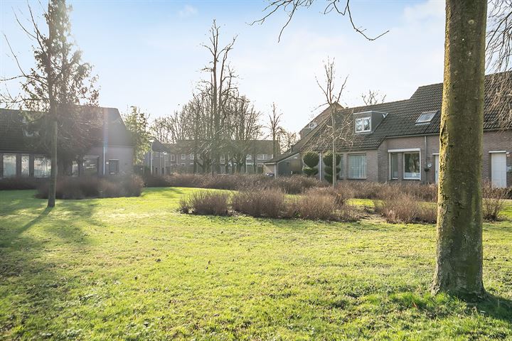 Bekijk foto 35 van Overijsselplantsoen 16