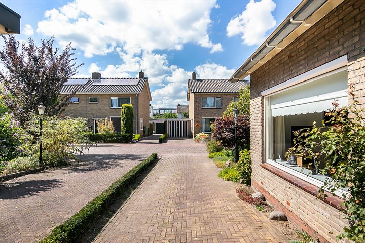 Bekijk foto 36 van Lindenlaan 13