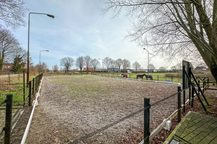 Bekijk foto 43 van Oude Bredasepostbaan 1