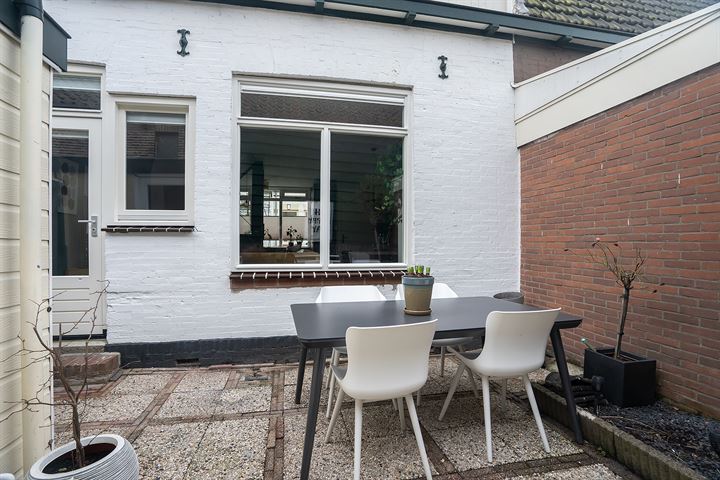 View photo 26 of Warmoesstraat 116