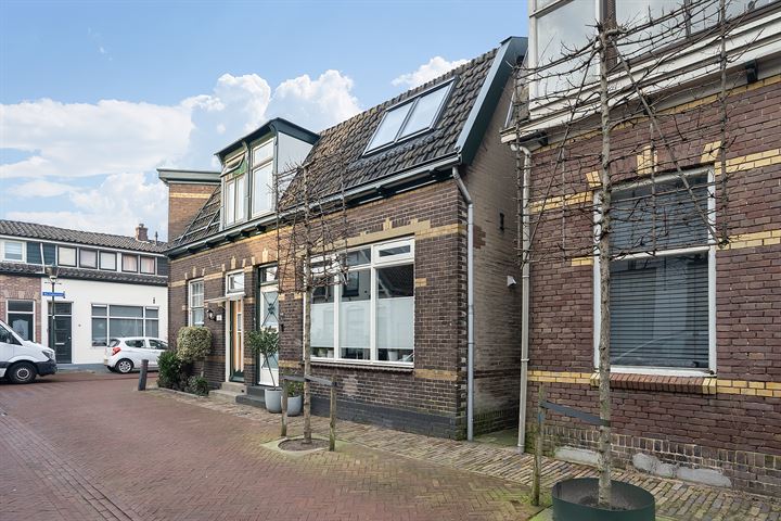 View photo 27 of Warmoesstraat 116