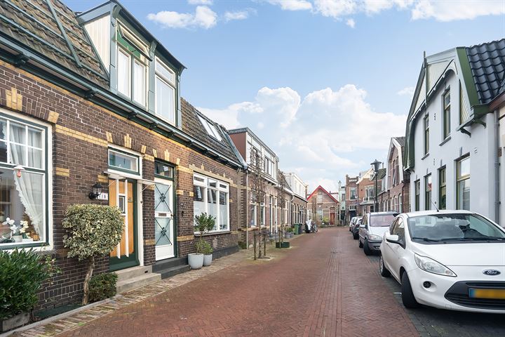 View photo 28 of Warmoesstraat 116