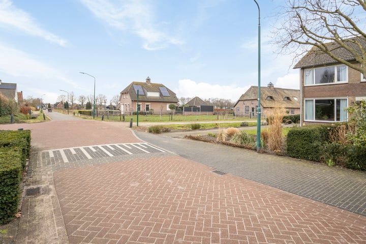 Bekijk foto 2 van Veldstraat 34