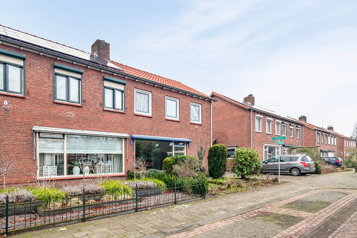 Bekijk foto 3 van Troelstrastraat 19