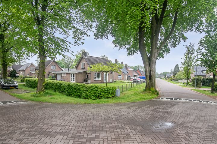 Bekijk foto 34 van Beukenlaan 39