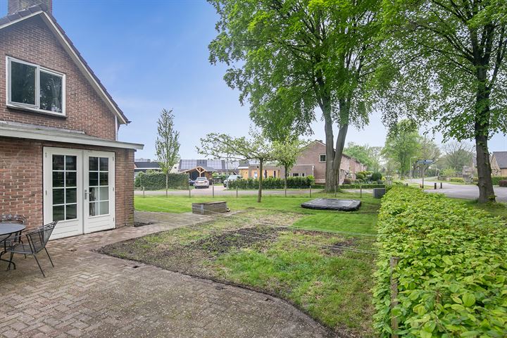 Bekijk foto 32 van Beukenlaan 39