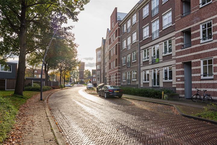 Bekijk foto 17 van Prins Hendrikstraat 212