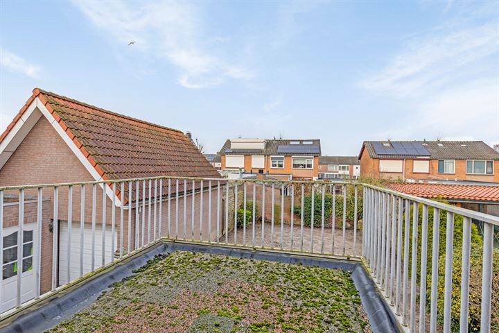 View photo 21 of Lijsterbesstraat 17