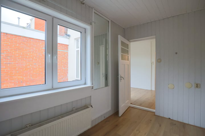 View photo 24 of Bankastraat 34