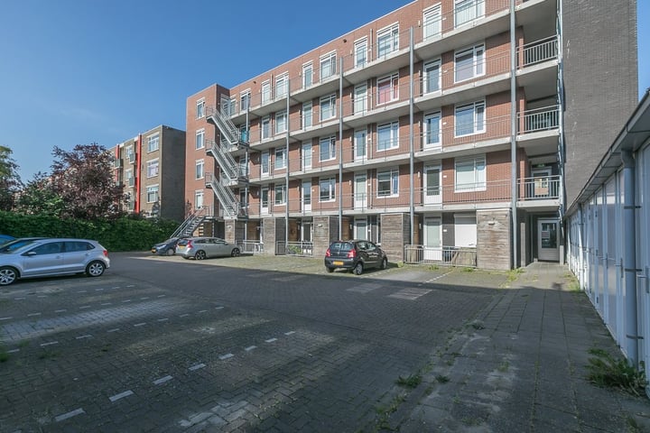 View photo 2 of Spieghelstraat 14-15