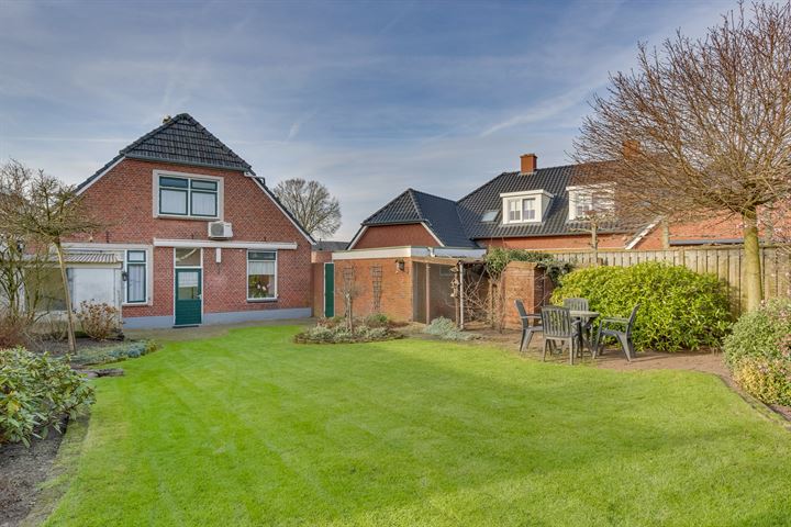 Bekijk foto 30 van Van den Broekestraat 33