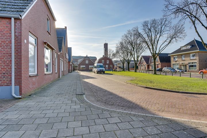 Bekijk foto 32 van Van den Broekestraat 33