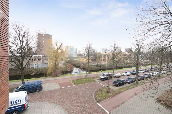 Bekijk foto 27 van Vriezenveenstraat 66