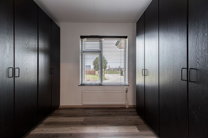 Bekijk foto 32 van Laarstraat 17