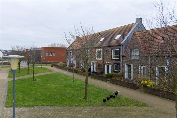 View photo 54 of Wijenburg 10