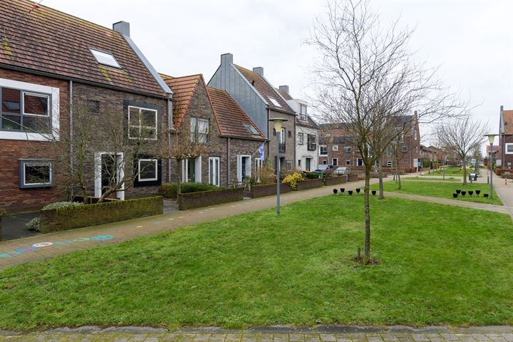 View photo 55 of Wijenburg 10