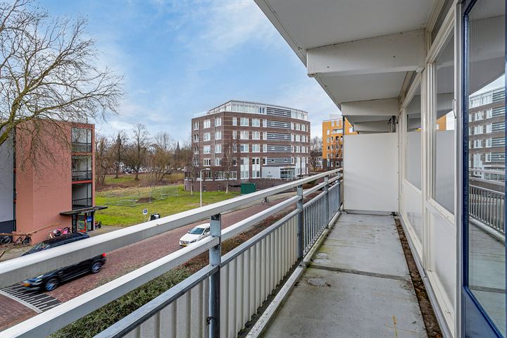 Bekijk foto 21 van Brahmsstraat 69