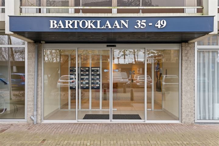 Bekijk foto 7 van Bartoklaan 37