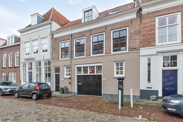 View photo 2 of Breestraat 63