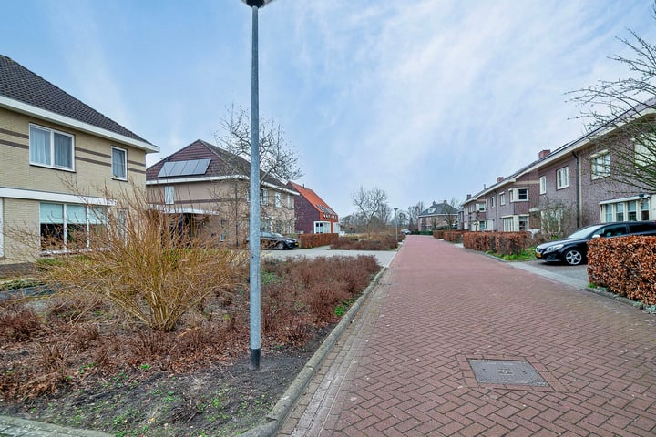 View photo 36 of Pinksterbloemweg 3