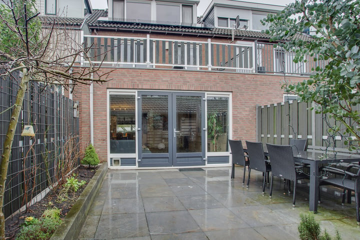 View photo 15 of van Merodestraat 3