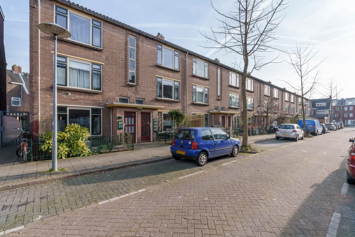 Bekijk foto 32 van Kneppelhoutstraat 23