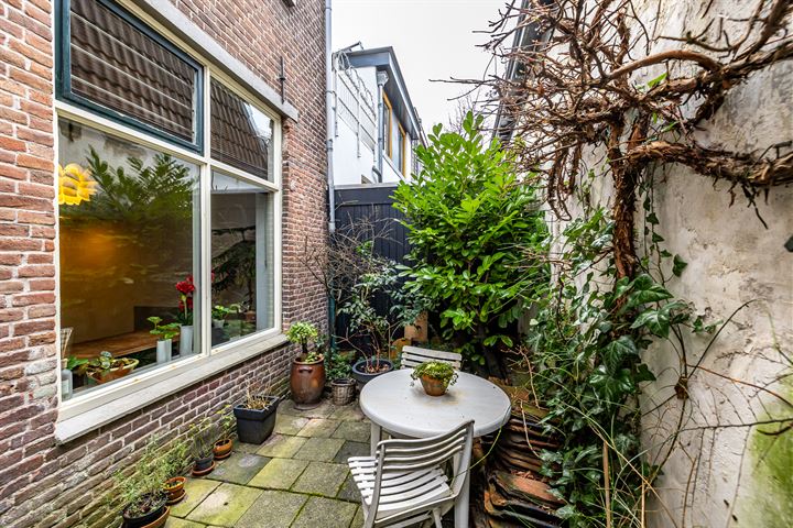 View photo 3 of Frederikstraat 52