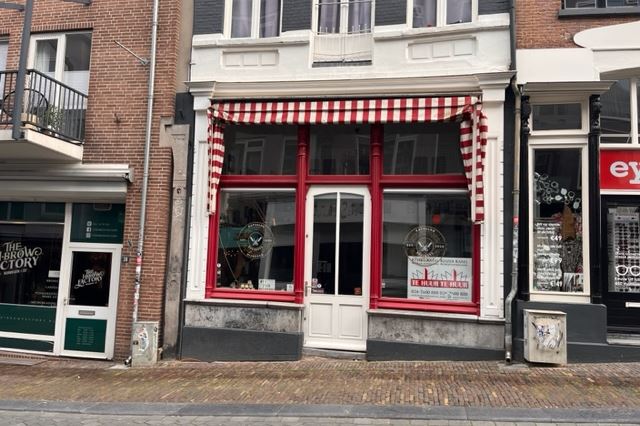 View photo 1 of Stikke Hezelstraat 26