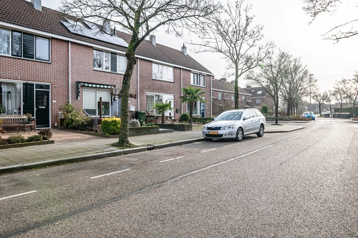 Bekijk foto 44 van IJsselmeerlaan 209