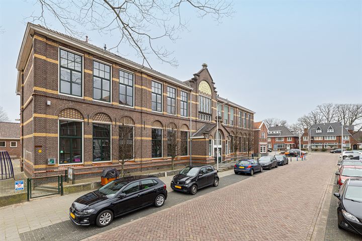 Bekijk foto 42 van Spoorstraat 25