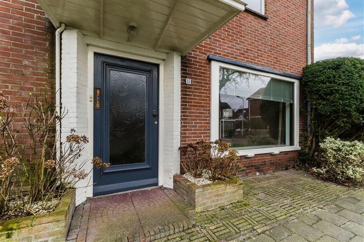 View photo 35 of Bilderdijklaan 15