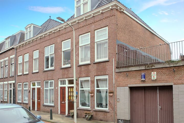 Bekijk foto 1 van Van Egmondstraat 11