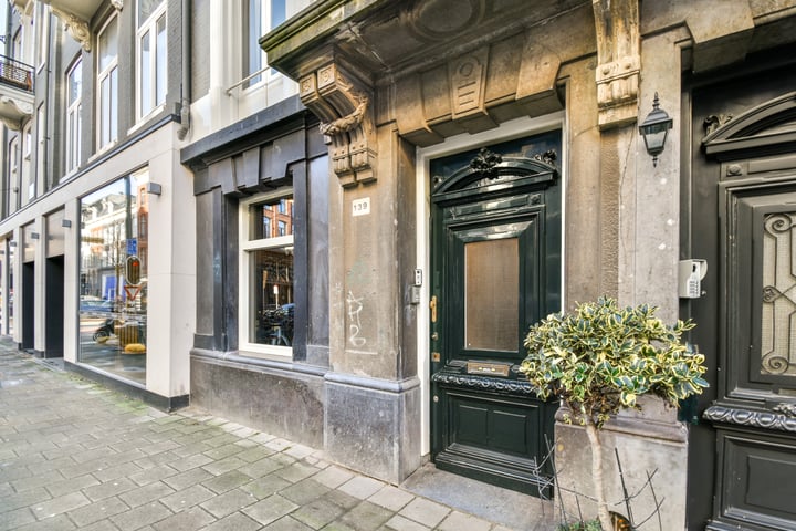 Bekijk foto 2 van Pieter Cornelisz. Hooftstraat 139-1