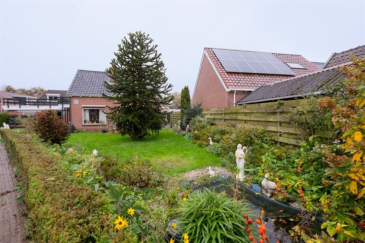 Bekijk foto 4 van Tsjerkepaed 1