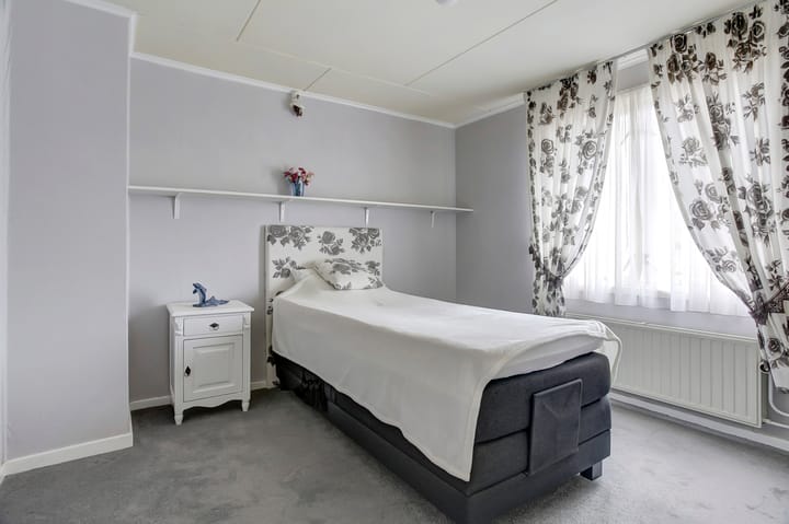 Photo 27 of Esdoornstraat 22