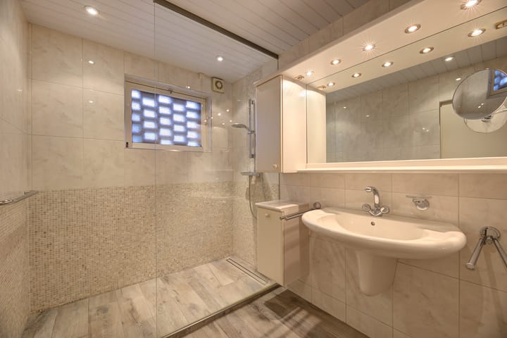 Photo 15 of Hulstlaan 12