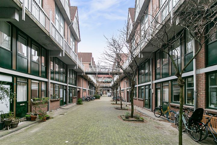 Bekijk foto 21 van Graaf Balderikstraat 49