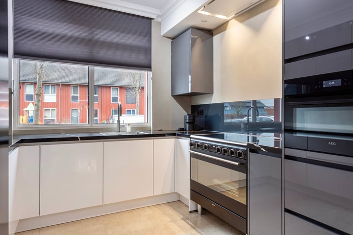 Bekijk foto 3 van Damiettastraat 27