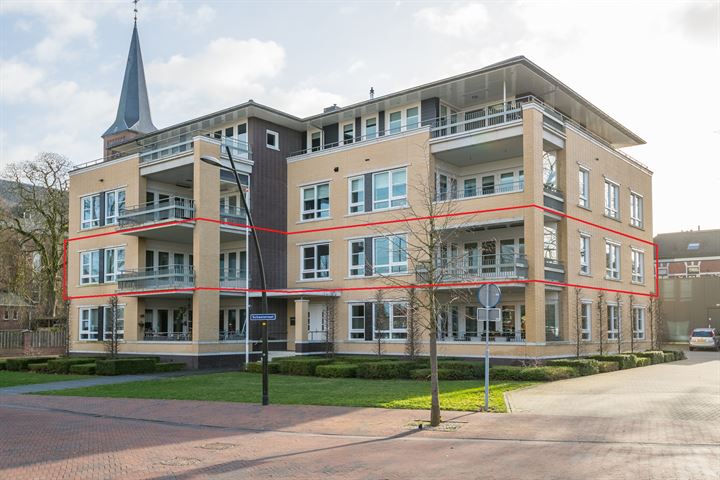 View photo 1 of Schoolstraat 38