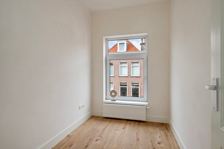 View photo 11 of Prins Hendrikstraat 140